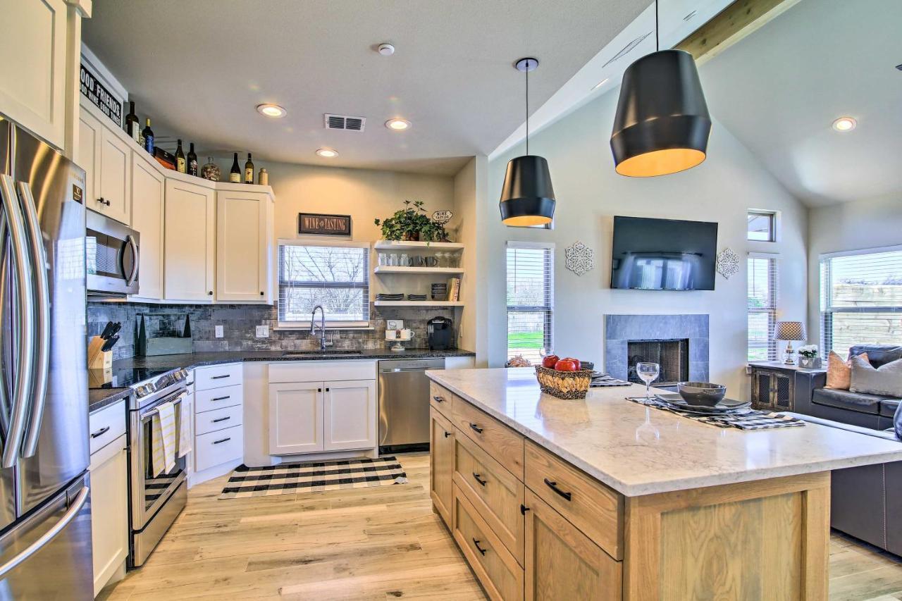 Uncorked Ranch Hill Country Home 1 Mi To Winery فريدريكسبيرغ المظهر الخارجي الصورة