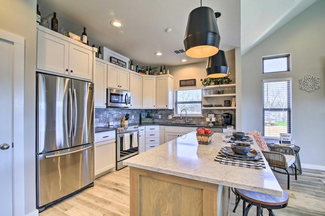 Uncorked Ranch Hill Country Home 1 Mi To Winery فريدريكسبيرغ المظهر الخارجي الصورة